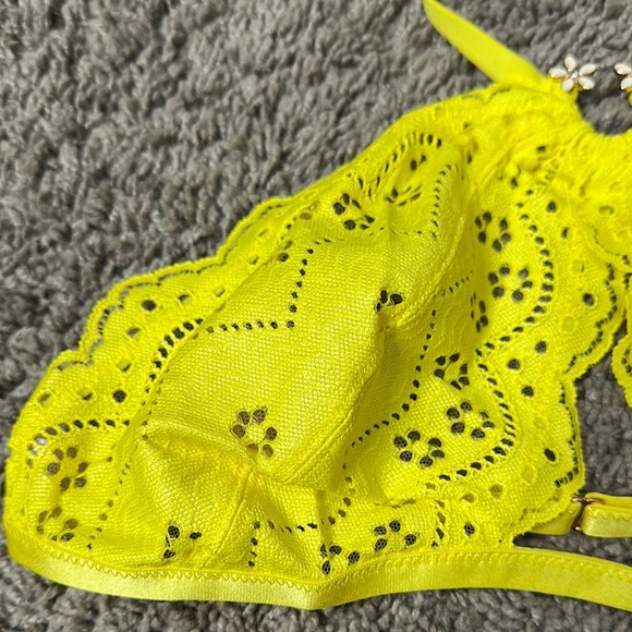 Savage Fenty Yellow Lace Halter Bralette - Picture 3 of 3